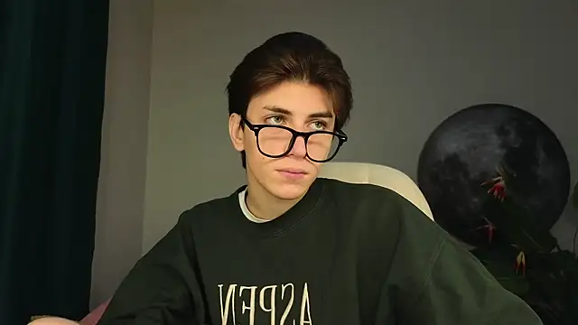 Oliver Starboy online show from September 30, 7:57 am