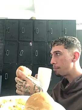 dominik thompson777 online show from November 17, 4:54 pm