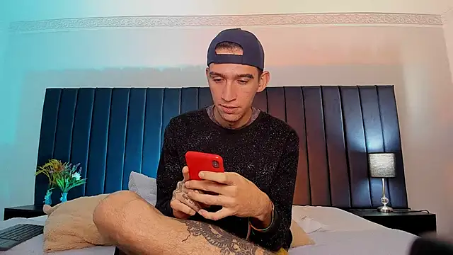 dominik thompson777 online show from October 9, 6:51 am