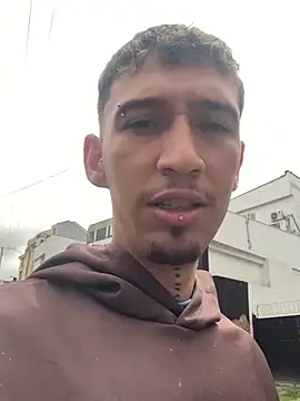 dominik thompson777 online show from November 16, 3:25 pm