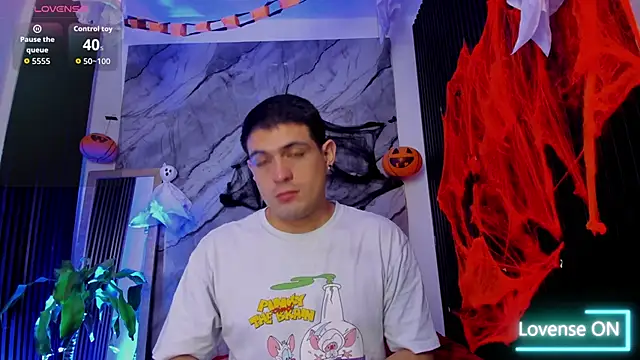 William Steel  online show from October 8, 11:47 am