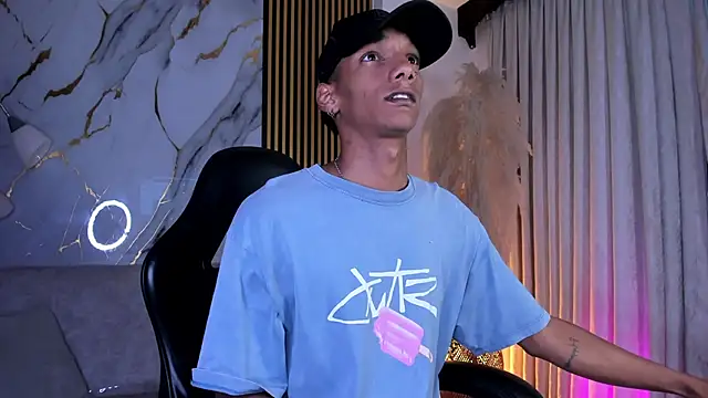 JulienSaint online show from March 20, 11:36 am