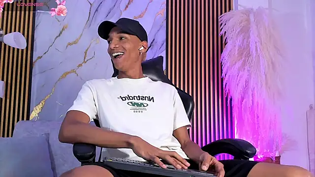 JulienSaint online show from October 15, 12:13 pm