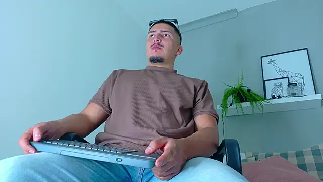 MrFox   online show from October 14, 7:32 pm