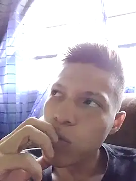 Snapshot of elinnki chatting on September 27, 2:59 pm elinnki online show from September 27, 2:59 pm
