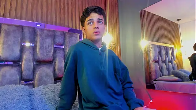 owen  johnson online show from February 4, 12:22 pm