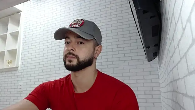 BombeiroHotx online show from March 19, 9:40 pm