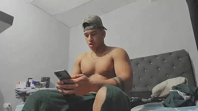 evan hardy online show from October 22, 3:43 am