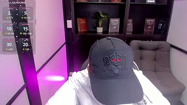 IsaacBlack  online show from October 28, 9:12 am