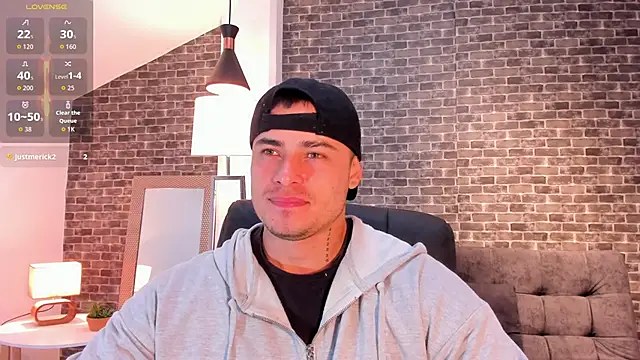 connorsmiith online show from October 13, 11:16 am