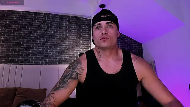 connorsmiith online show from February 4, 7:31 pm