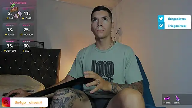 thiago oliveiraa online show from November 20, 12:15 pm