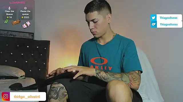 thiago oliveiraa online show from November 6, 2:53 pm