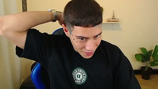 setthomas online show from December 22, 8:39 pm