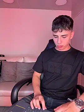 AdrianRinaldi online show from March 4, 8:16 pm