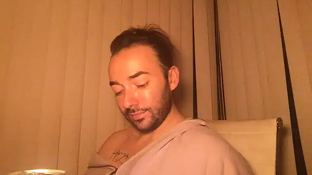 Stevey5894 online show from October 11, 11:53 pm