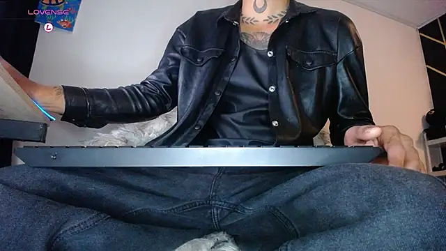 LickMyInk online show from February 7, 2:51 am