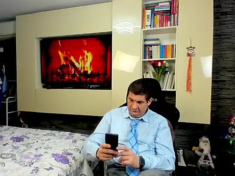 SpartacusDaddy48 online show from February 9, 8:24 pm