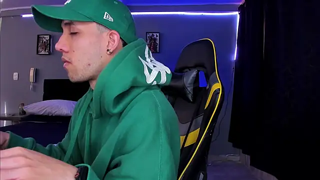 alexgiraldo   online show from October 15, 12:46 pm