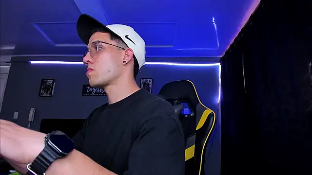 alexgiraldo   online show from October 16, 7:55 pm