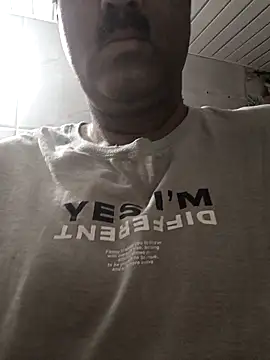 moonflower25 online show from April 5, 11:45 pm