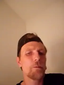 Snapshot of AcquiredCompound chatting on October 25, 9:49 pm AcquiredCompound online show from October 25, 9:49 pm