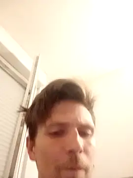 Snapshot of AcquiredCompound chatting on October 27, 6:21 pm AcquiredCompound online show from October 27, 6:21 pm