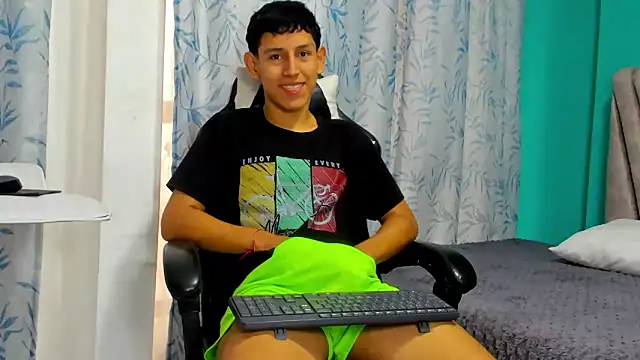Snapshot of Felipe_Gonzales chatting on September 26, 12:58 pm Felipe Gonzales online show from September 26, 12:58 pm