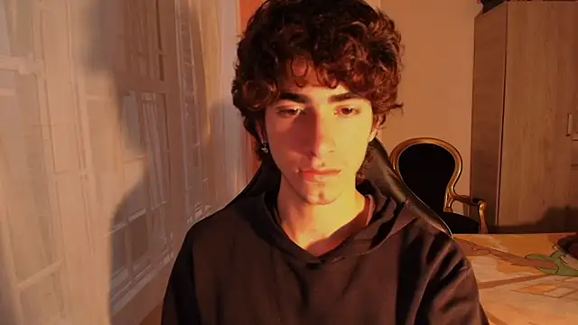 Nude Boy18 online show from October 10, 9:29 pm