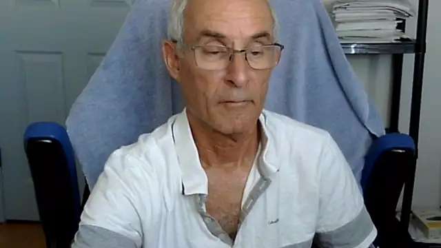 funone1999 online show from October 9, 9:52 pm