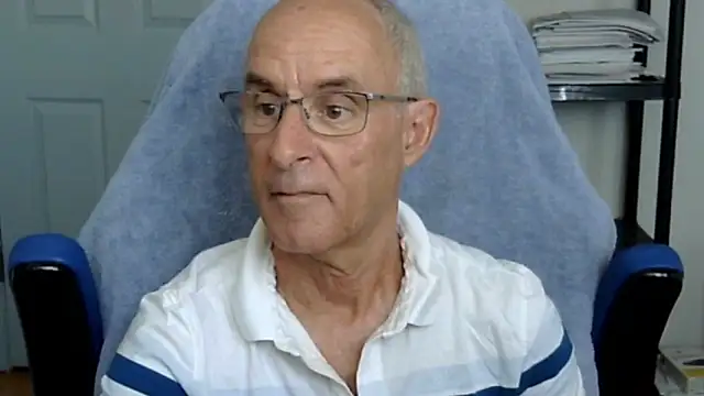 funone1999 online show from October 21, 6:55 pm