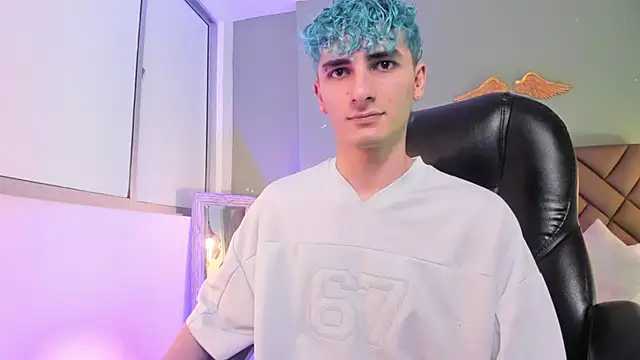 JaydenVillalobos online show from September 25, 12:37 pm