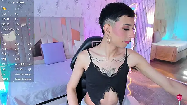 CYRUS TAY online show from June 20, 8:03 pm