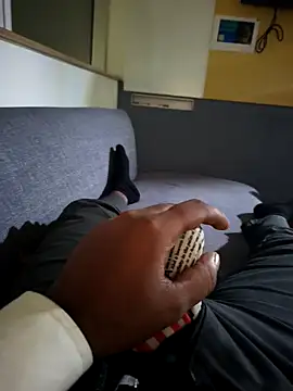 hotboy43339 online show from October 17, 11:09 pm