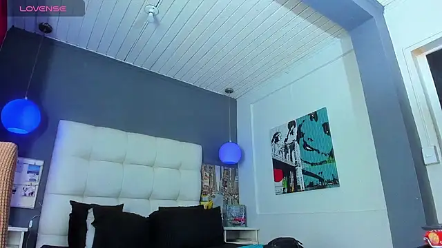 Yiyo10  online show from February 18, 5:16 am