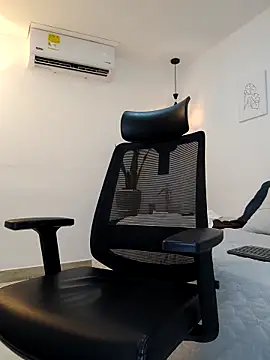 damian bull online show from October 17, 7:18 pm