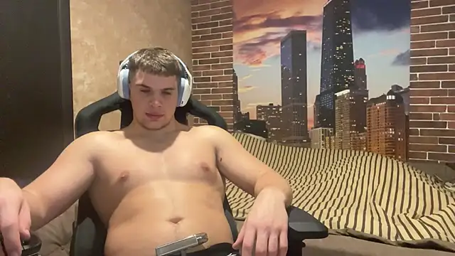 MusclePhantom online show from December 19, 10:39 pm