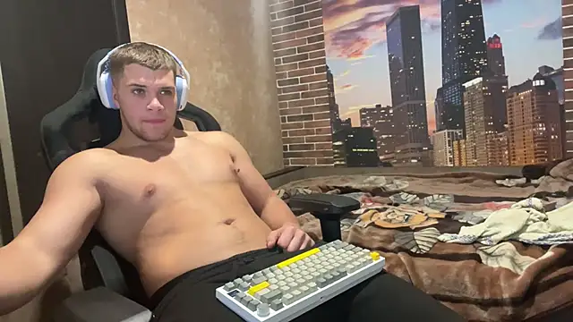 MusclePhantom online show from October 21, 8:01 pm