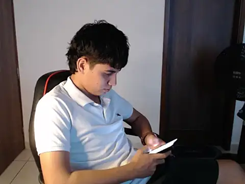 Snapshot of maximo_gomez chatting on October 10, 9:29 pm maximo gomez online show from October 10, 9:29 pm