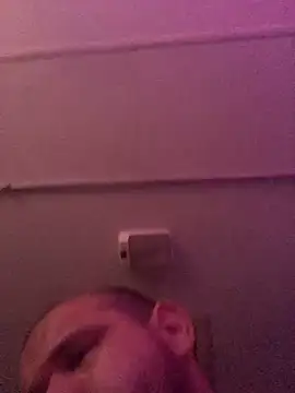 shakeweight online show from February 15, 8:13 am