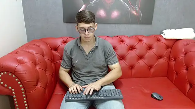 Stuart White online show from September 26, 7:44 pm