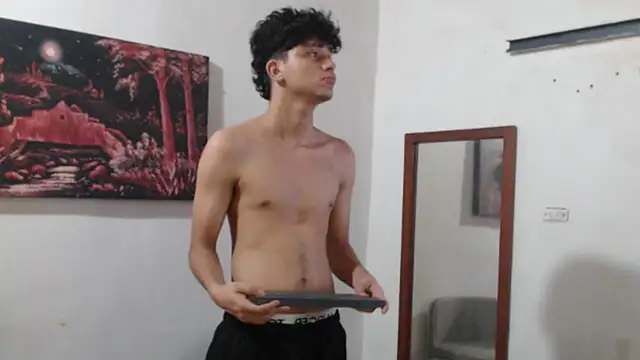 alice julls online show from November 4, 10:00 pm