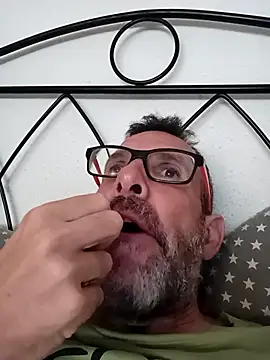 gigolobcn online show from April 2, 5:32 pm