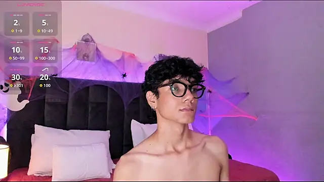 Phillicious   online show from October 16, 12:07 am