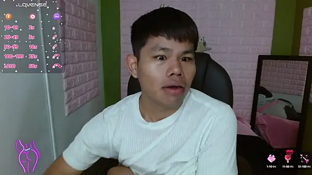 Snapshot of Tommy_cherry chatting on September 24, 5:00 pm Tommy cherry online show from September 24, 5:00 pm