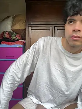 Axel-Mejia online show from February 3, 12:43 pm