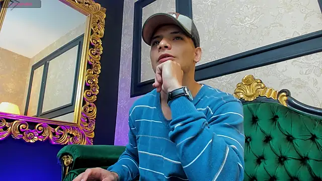 AlessandroKiing online show from September 9, 1:54 pm