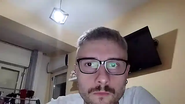 ilovechub112 online show from September 10, 7:23 pm