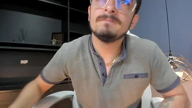 AaronFuentes7 online show from September 23, 5:45 pm