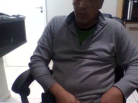 Snapshot of Carloskasado chatting on October 9, 12:15 am Carloskasado online show from October 9, 12:15 am